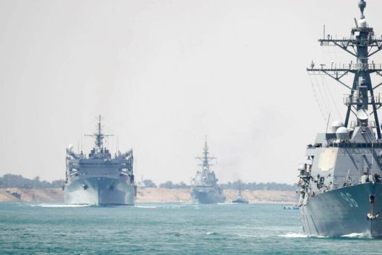 Πες το σαν τον Τραμπ: ειρήνη, κανίς και εξωγήινοι